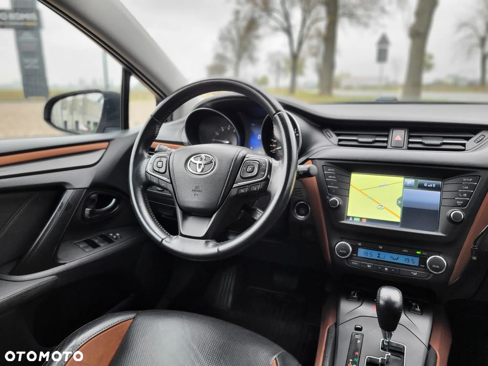 Toyota Avensis 1.8 Prestige MS - 8