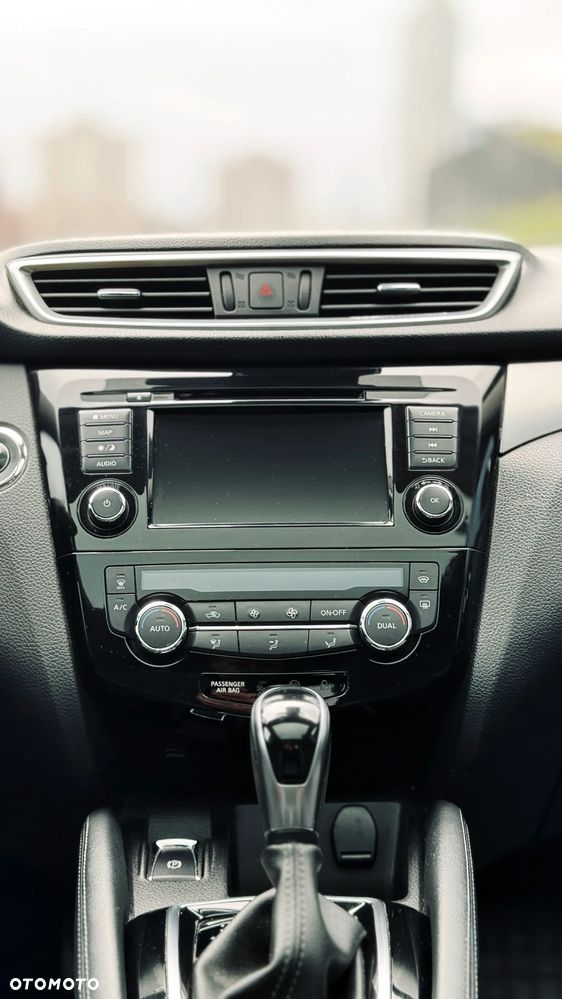 Nissan Qashqai 1.3 DIG-T N-Connecta DCT - 12