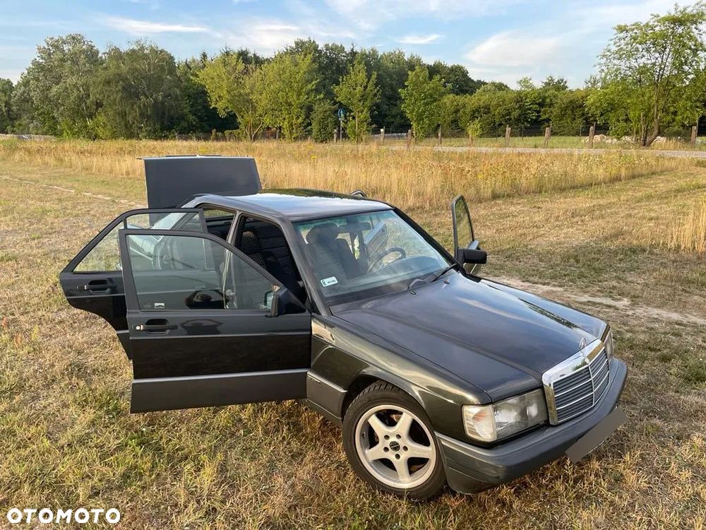 Mercedes-Benz W201 (190) - 1