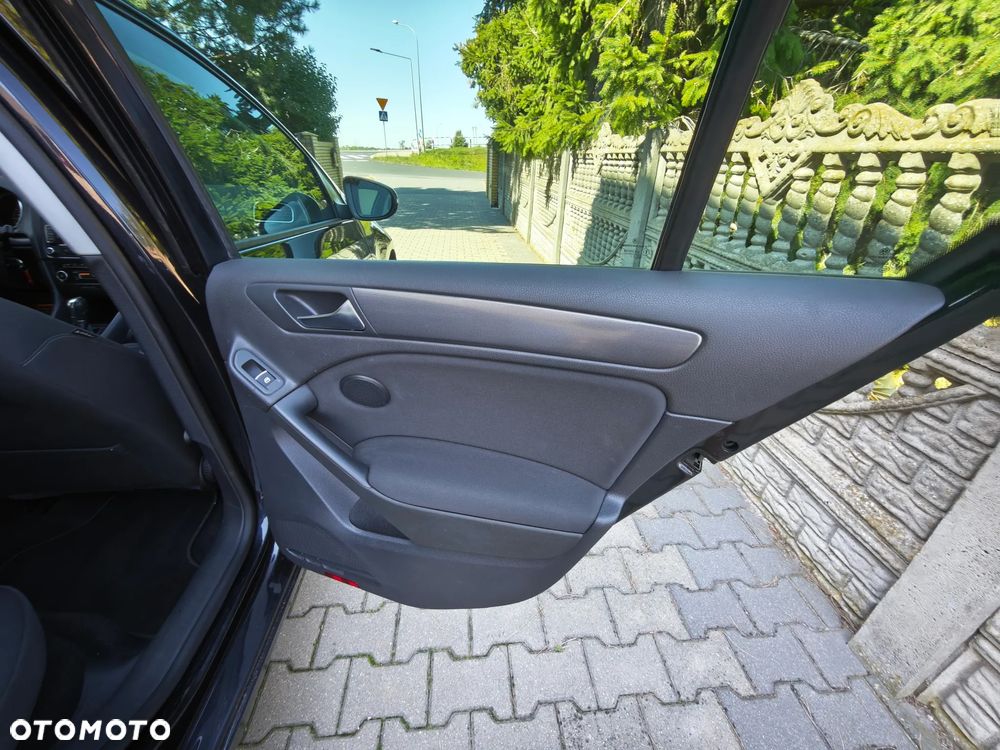 Volkswagen Golf - 18
