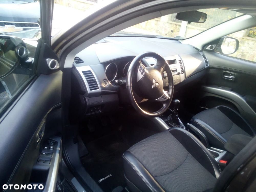 Mitsubishi Outlander 2.0 DID Instyle - 4