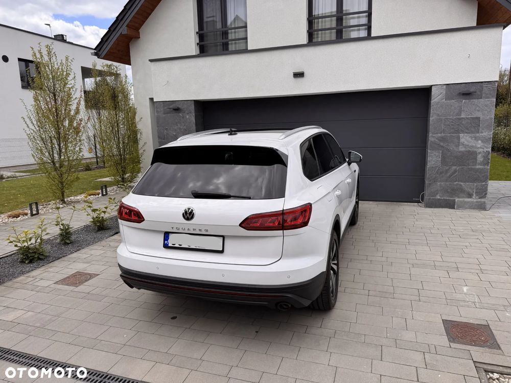 Volkswagen Touareg - 2