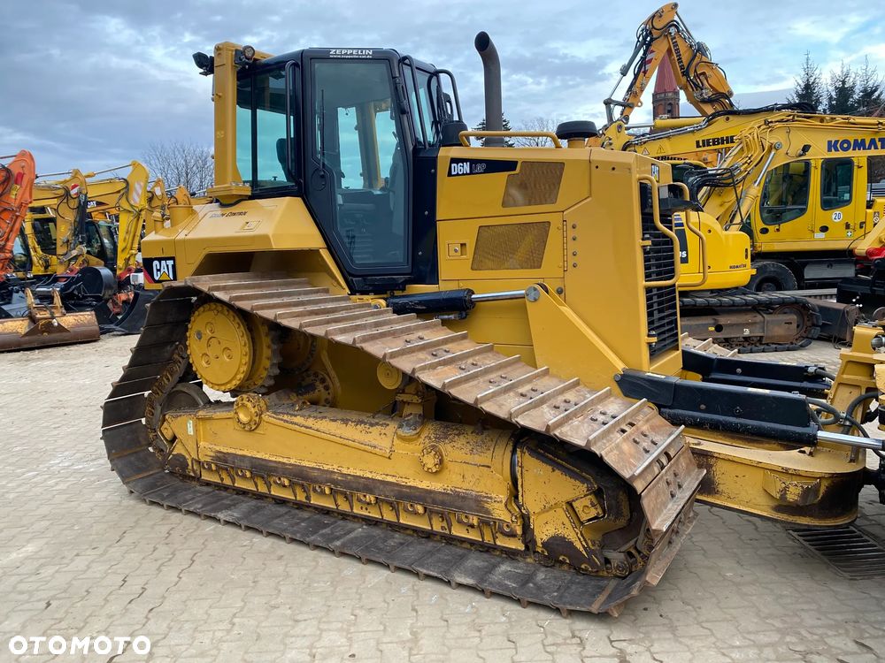 Caterpillar CAT D6N LGP, 2016 ROK, 7800 MTH, Z NIEMIEC, PIĘKNY STAN - 14