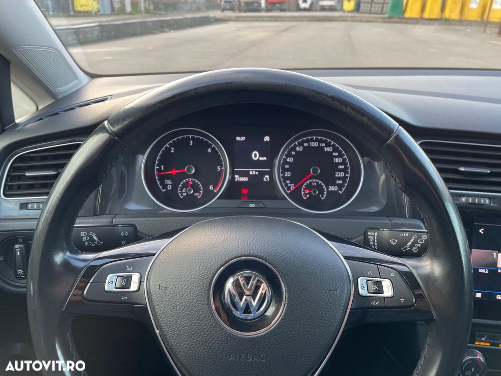 Volkswagen Golf - 9