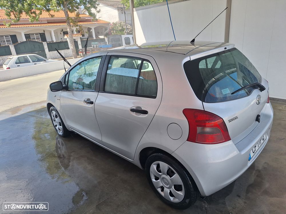 Toyota Yaris - 2