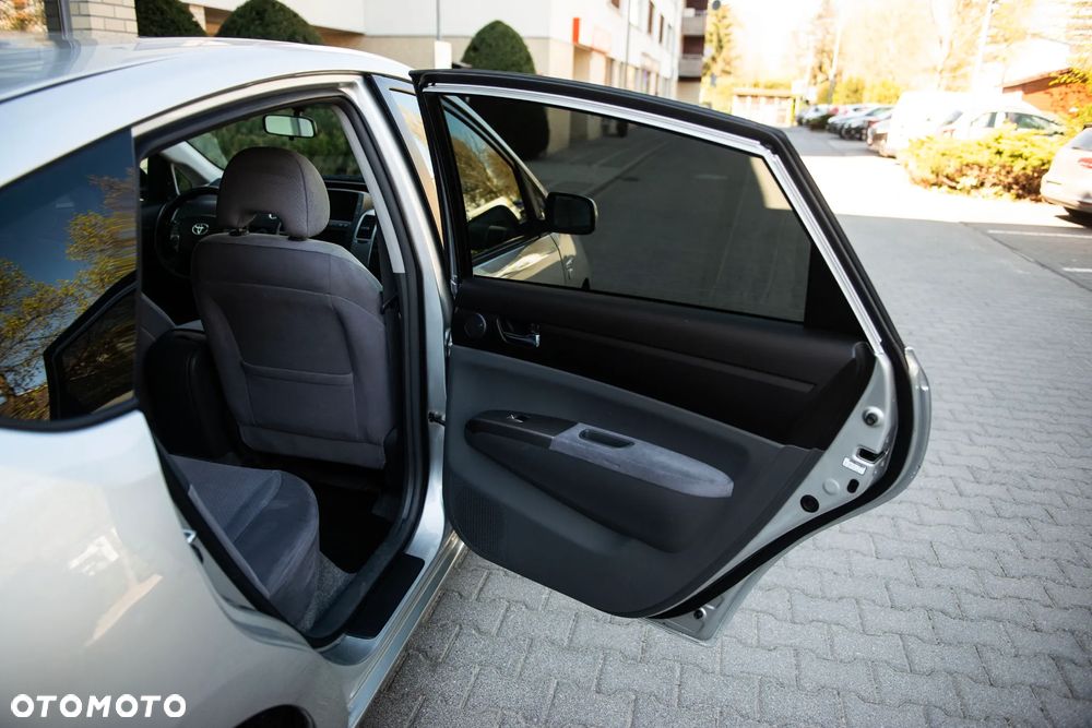 Toyota Prius 1.5 VVT-i Prestige - 22