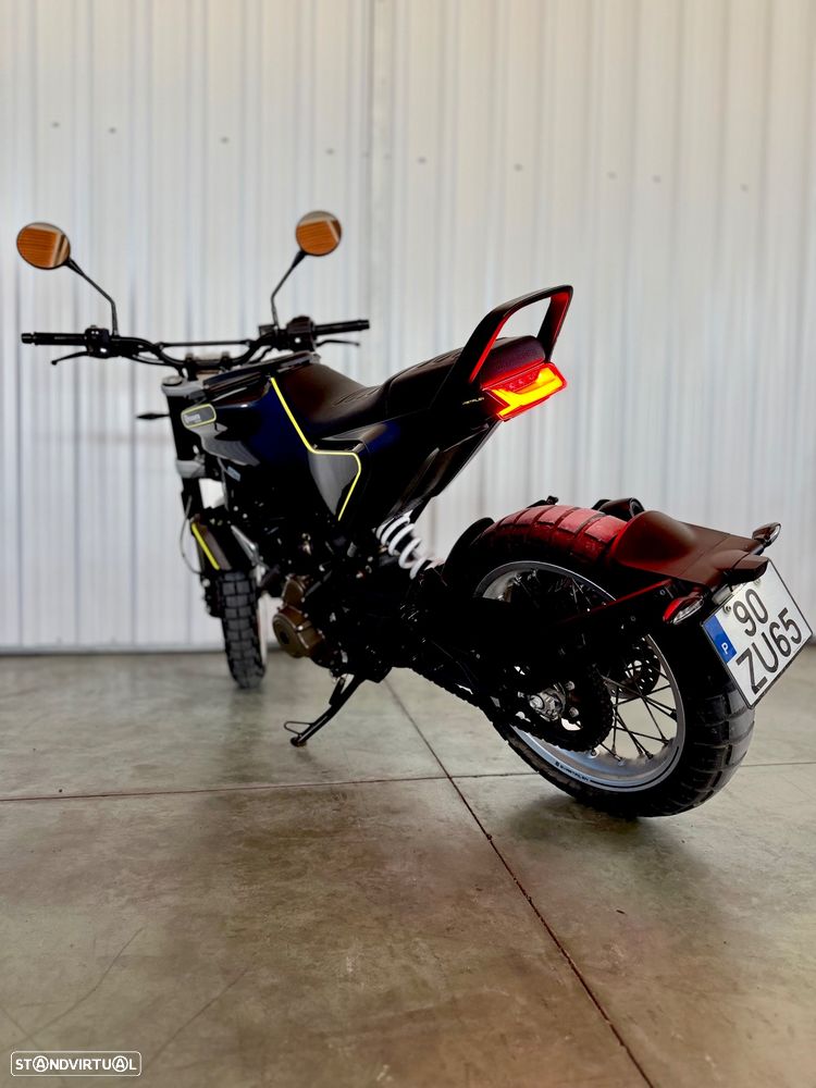 Husqvarna Svartpilen 401 - 5