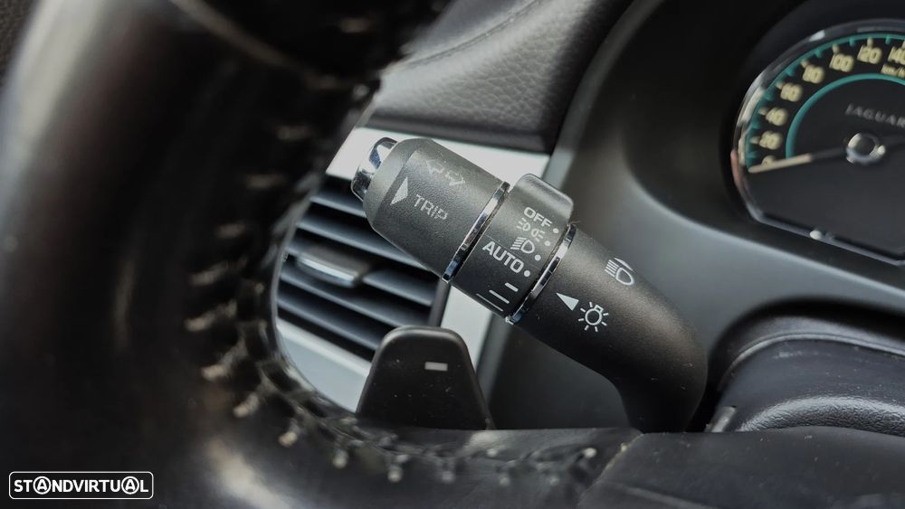 Jaguar XF Sportbrake 2.2 - 26