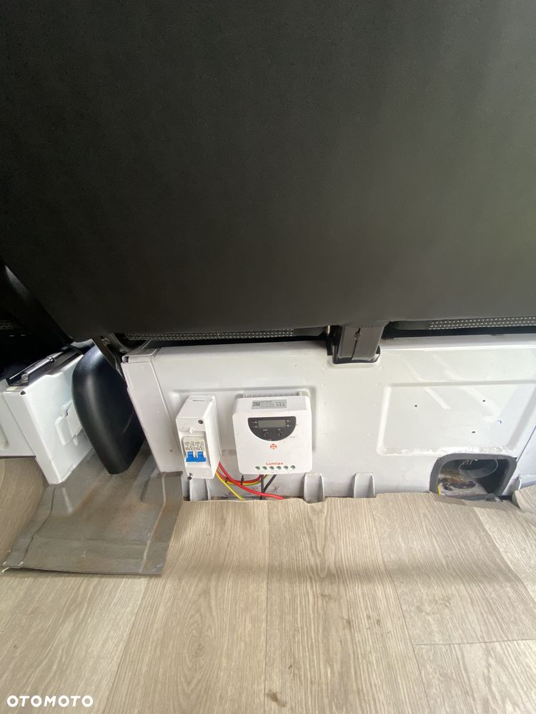 Mercedes-Benz Sprinter - 14