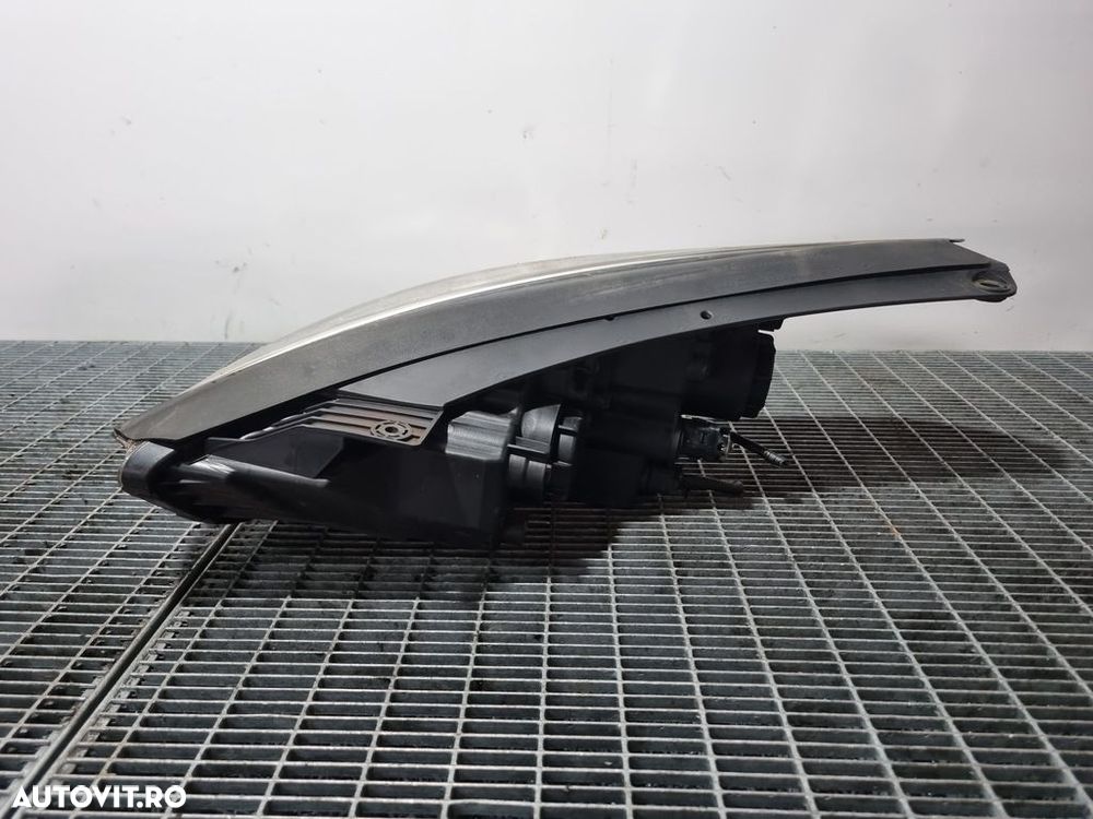 Far Dreapta Hyundai IX35 2010 - 2019 SUV 4 Usi (1491) Cu lupă - 2