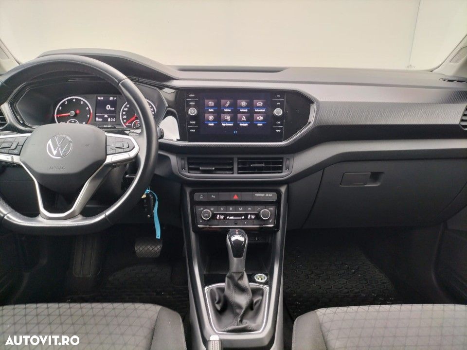 Volkswagen T-Cross - 8