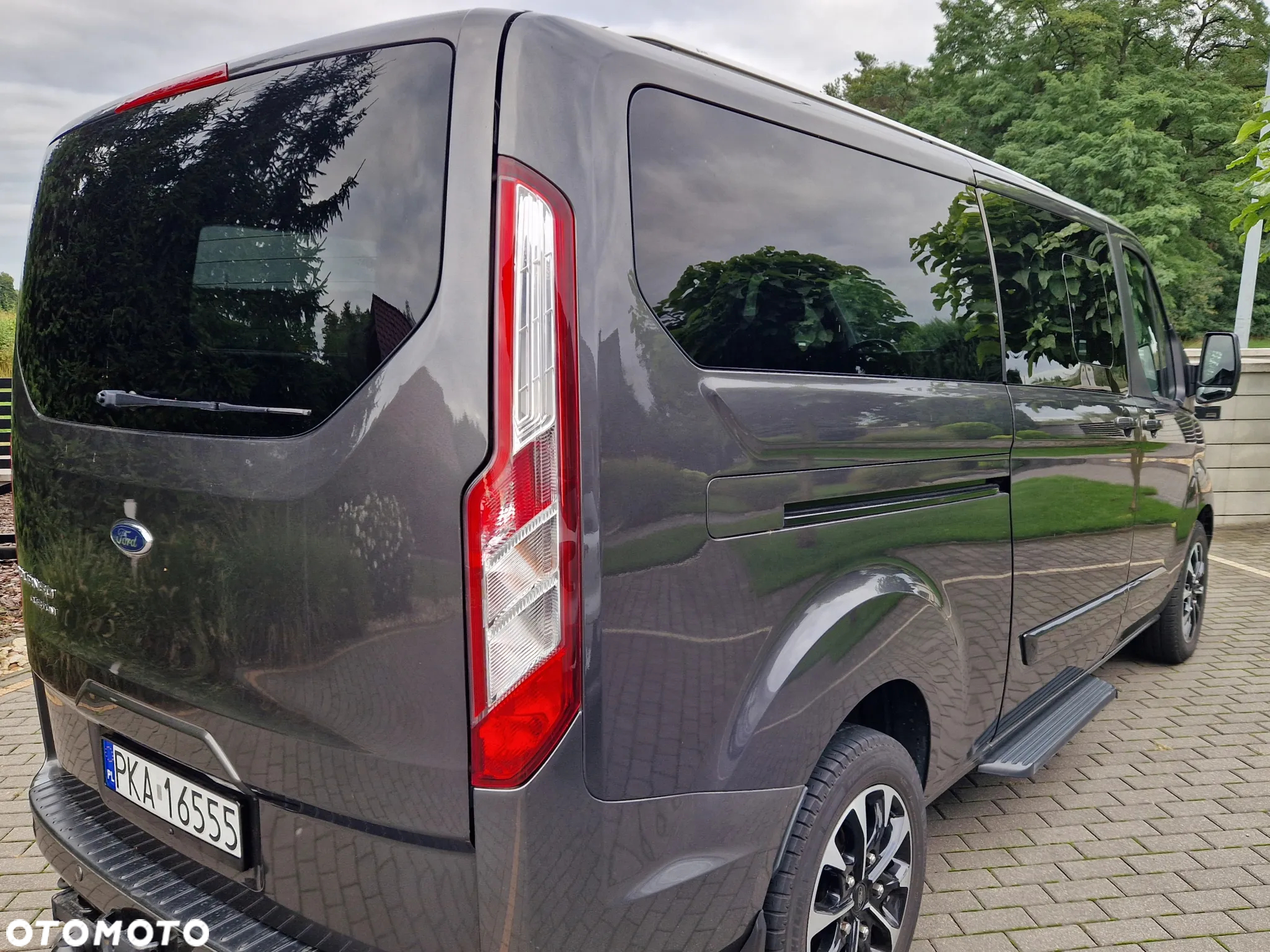 Ford Tourneo Custom - 4