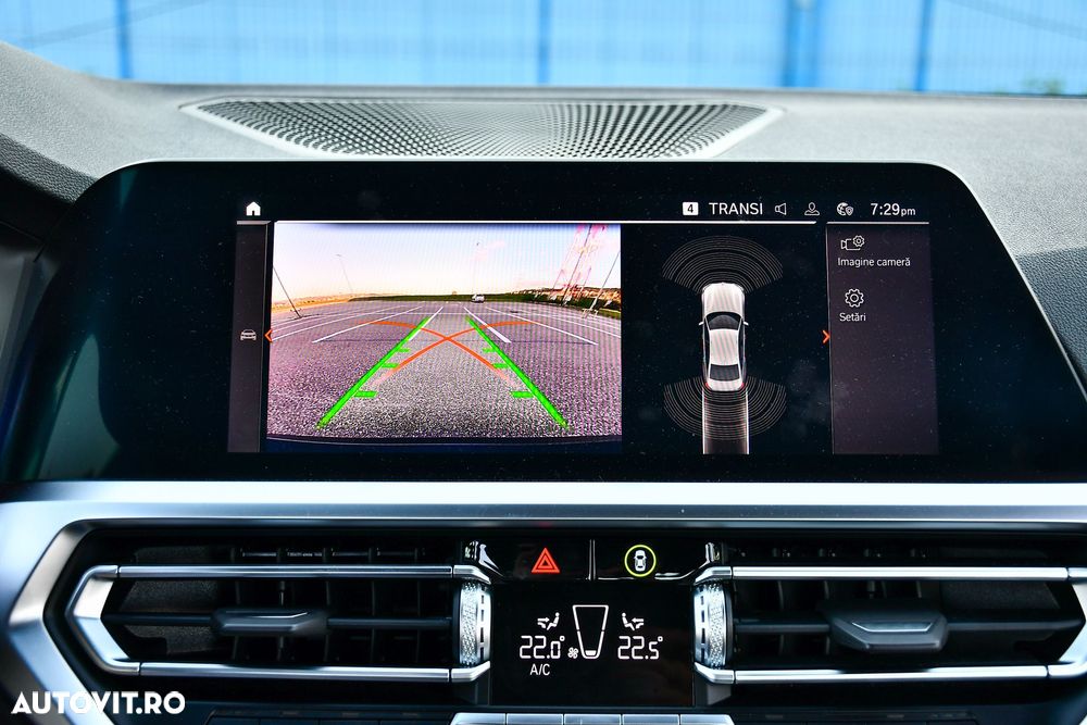 BMW Seria 3 330i xDrive AT - 34