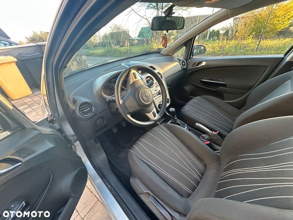 Opel Corsa 1.4 16V Enjoy - 17