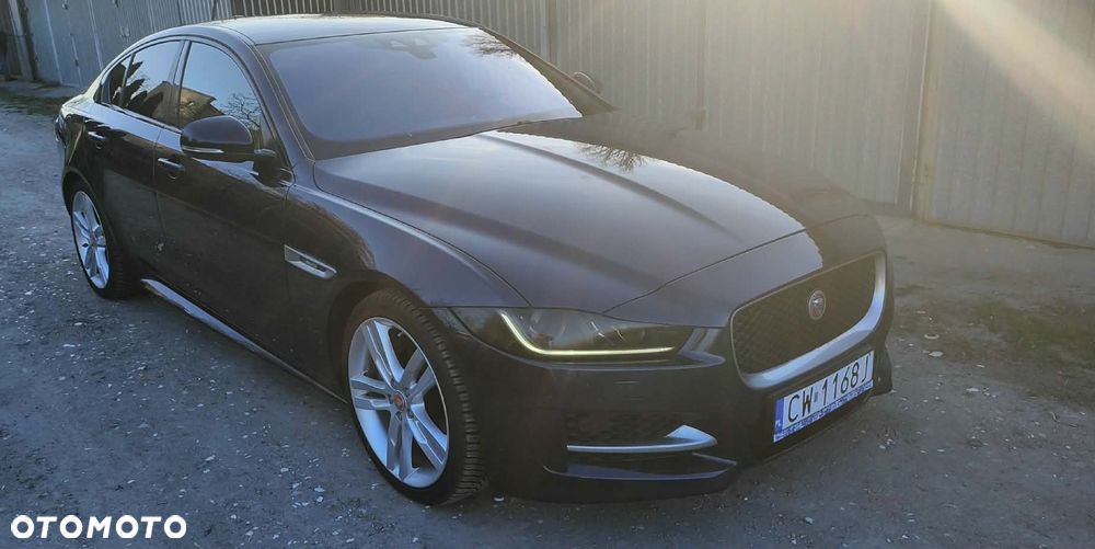 Jaguar XE 20d AWD R-Sport - 9