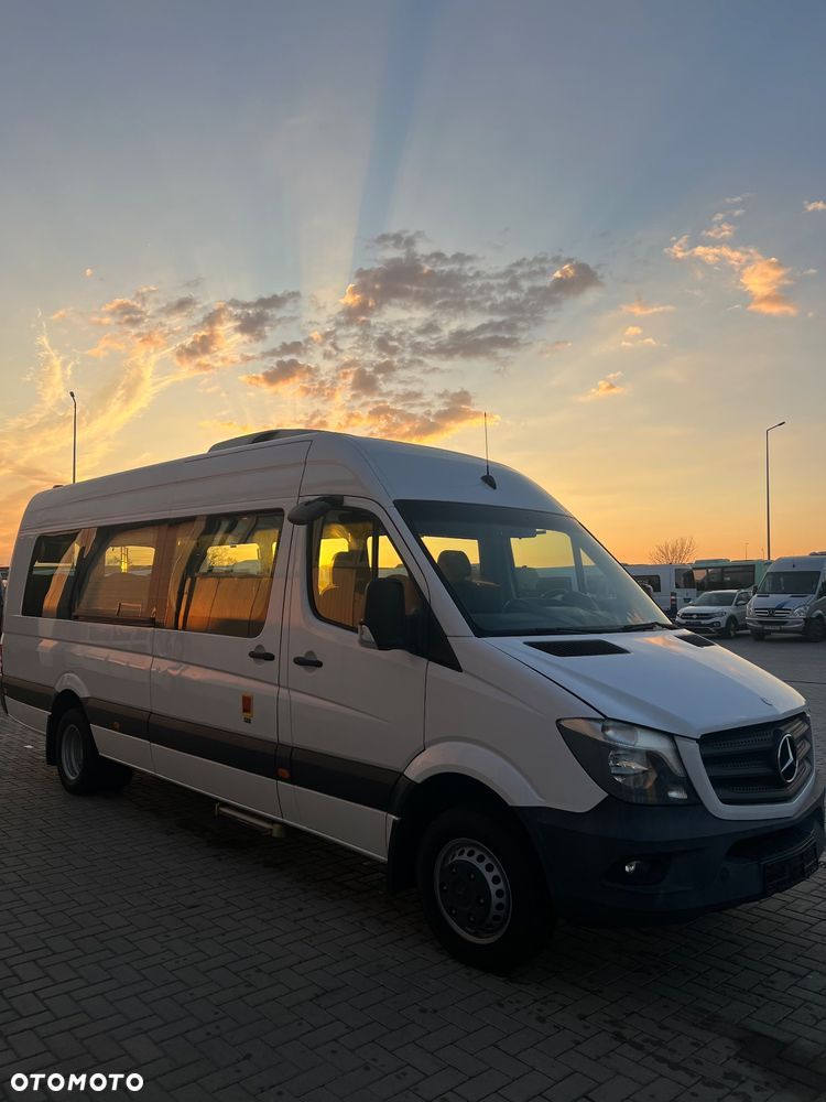 Mercedes-Benz 516 - 1