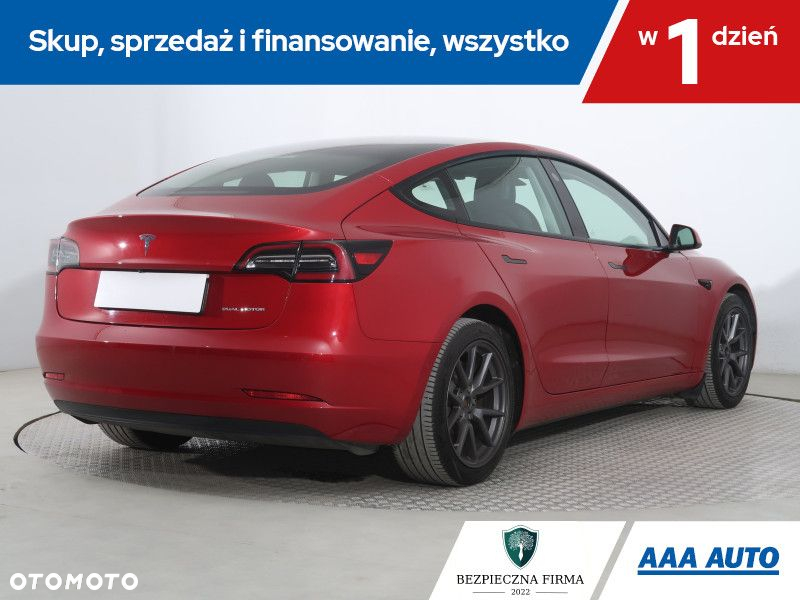 Tesla Model 3 - 6