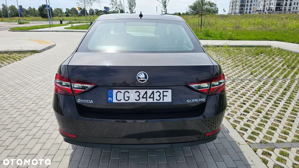 Skoda Superb 2.0 TDI Ambition DSG - 5