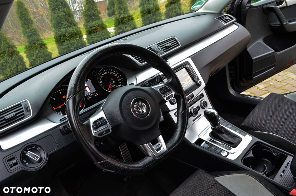 Volkswagen Passat - 33