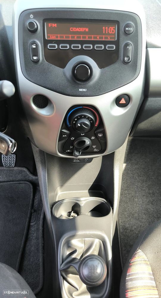 Citroën C1 1.0 VTi Feel S&S - 10
