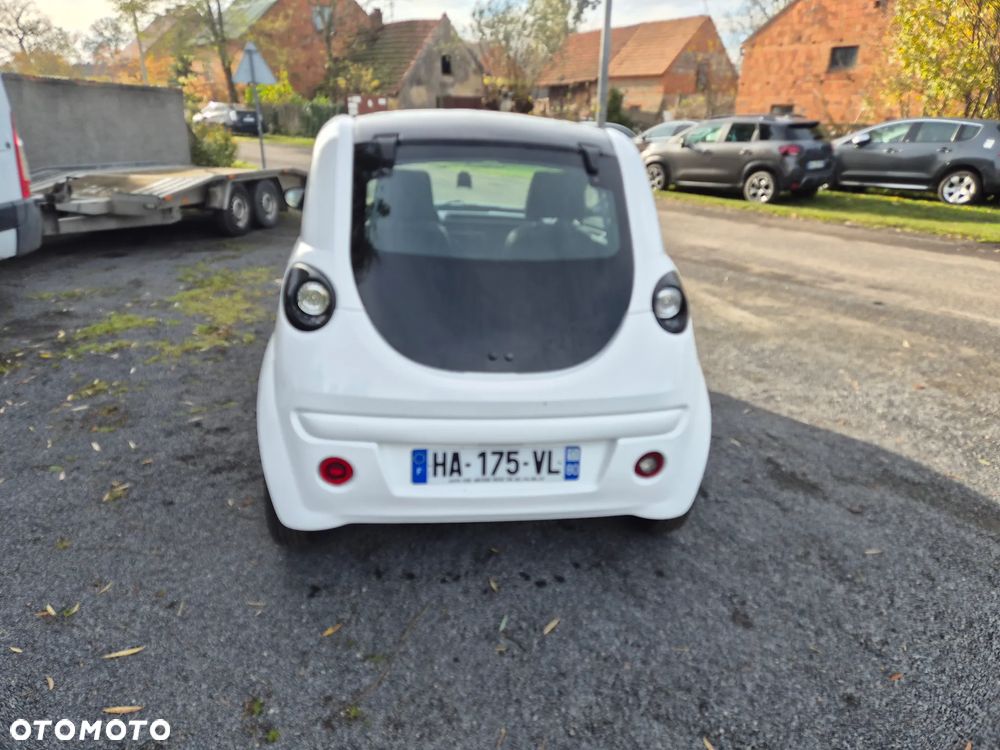 Microcar DUE - 10
