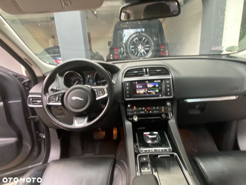 Jaguar F-Pace 2.0 i4D AWD Portfolio - 33
