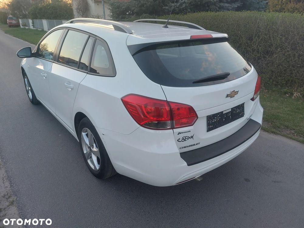 Chevrolet Cruze 1.6 LS - 4