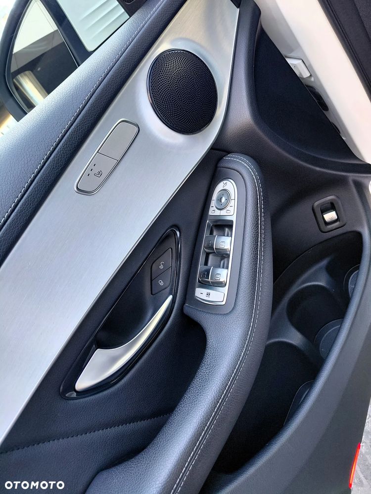 Mercedes-Benz GLC 250 4Matic 9G-TRONIC AMG Line - 19