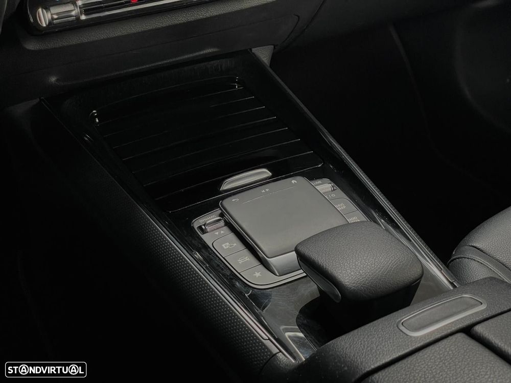 Mercedes-Benz GLB 180 d - 20