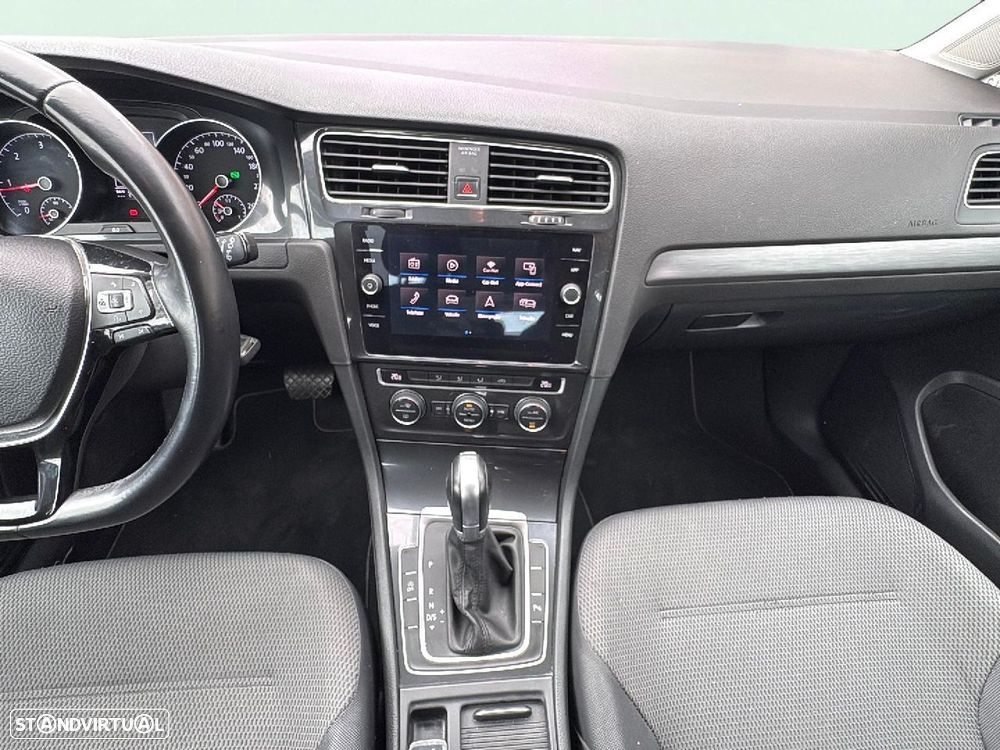 VW Golf Variant 1.6 TDi Confortline DSG - 13