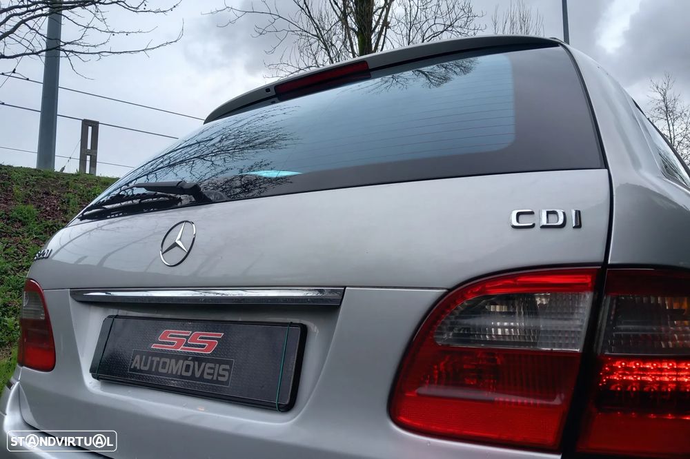 Mercedes-Benz E 220 CDi Avantgarde Aut. - 29