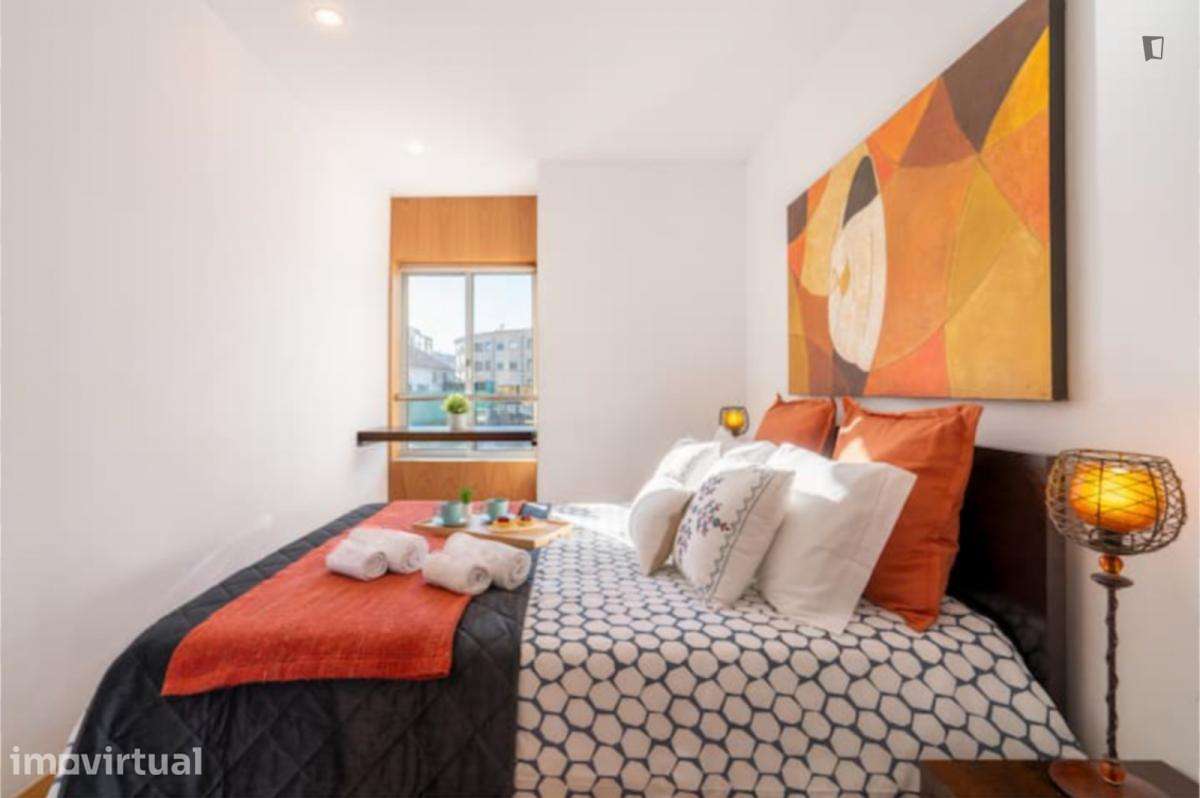 Apartamento com 1 quartos - localizado em Paranhos Porto - Grande imagem: 2/12