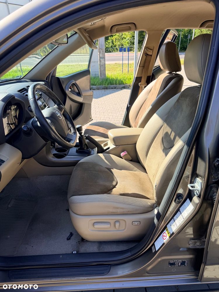 Toyota RAV4 - 5