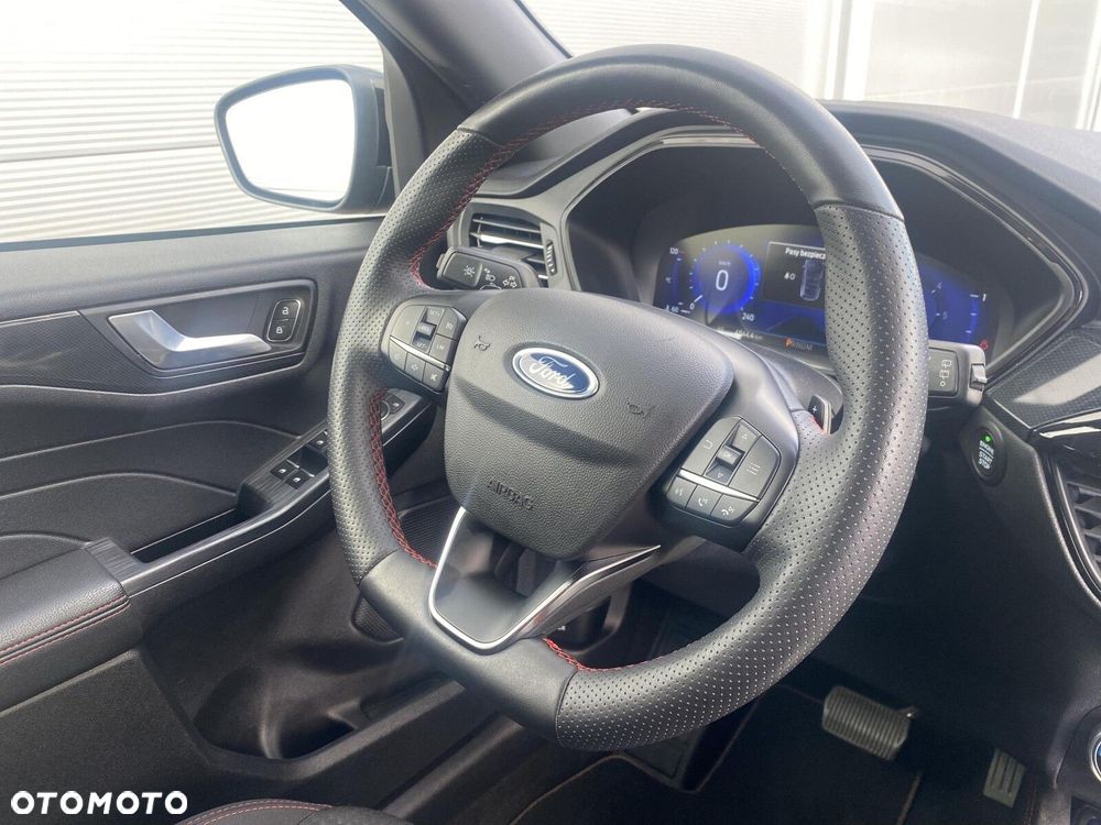 Ford Kuga - 28