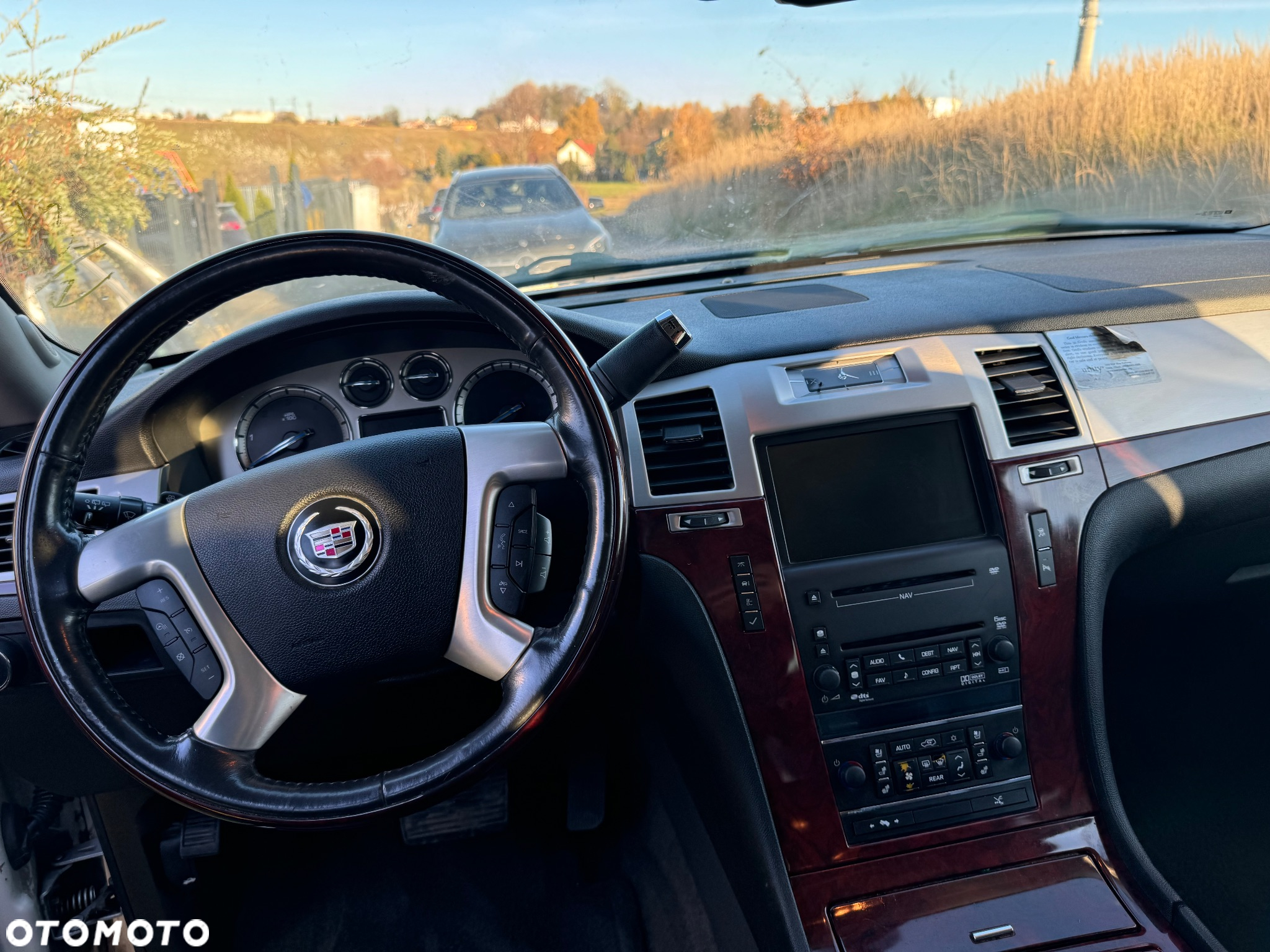 Cadillac Escalade - 21