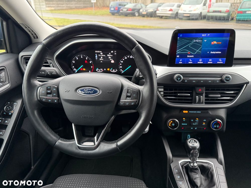 Ford Focus SW 1.0 EcoBoost S&S TITANIUM - 9