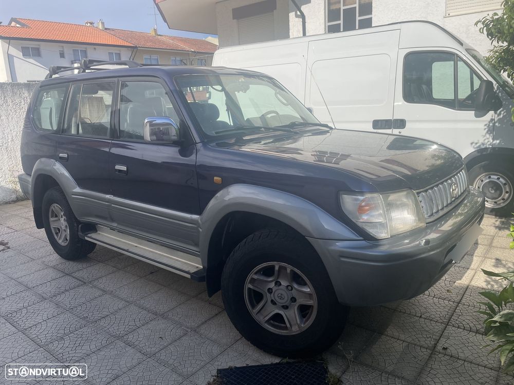 Toyota Land Cruiser - 2