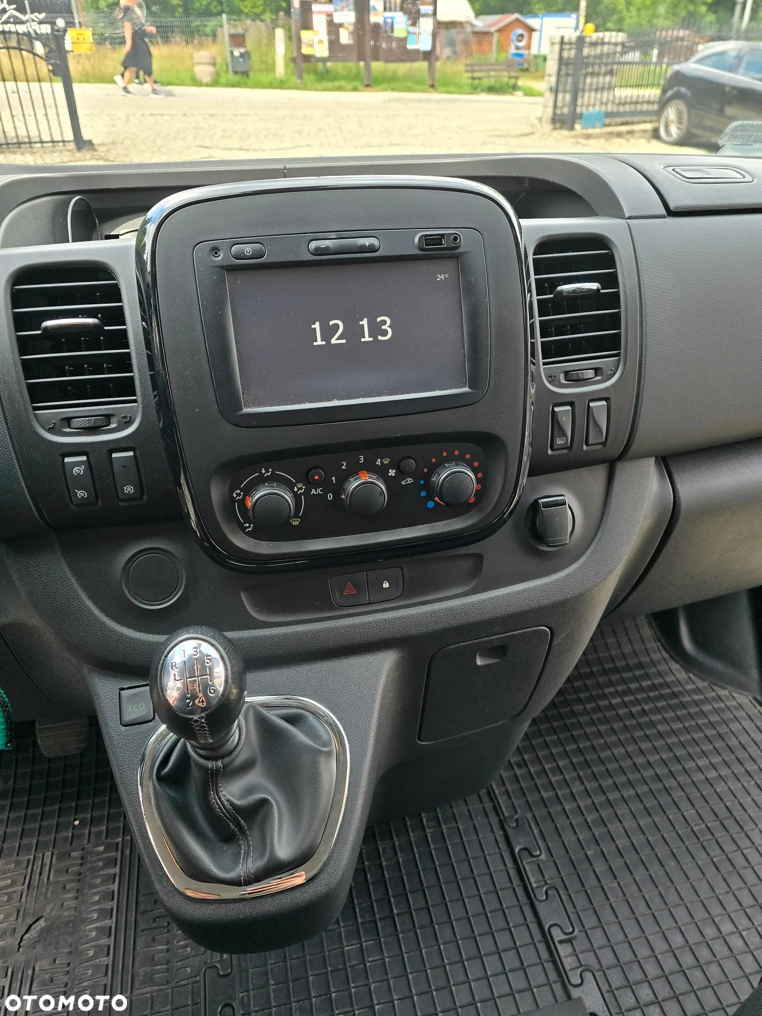 Opel Vivaro L2H1 2.9t Sport - 14