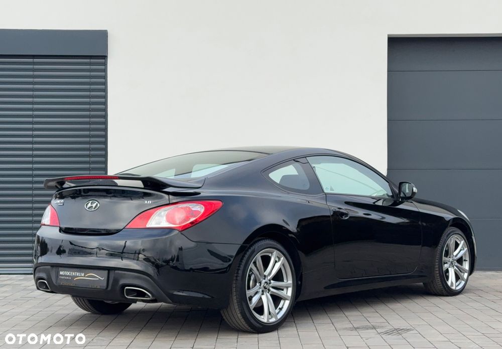 Hyundai Genesis Coupe 3.8 V6 Automatik - 5