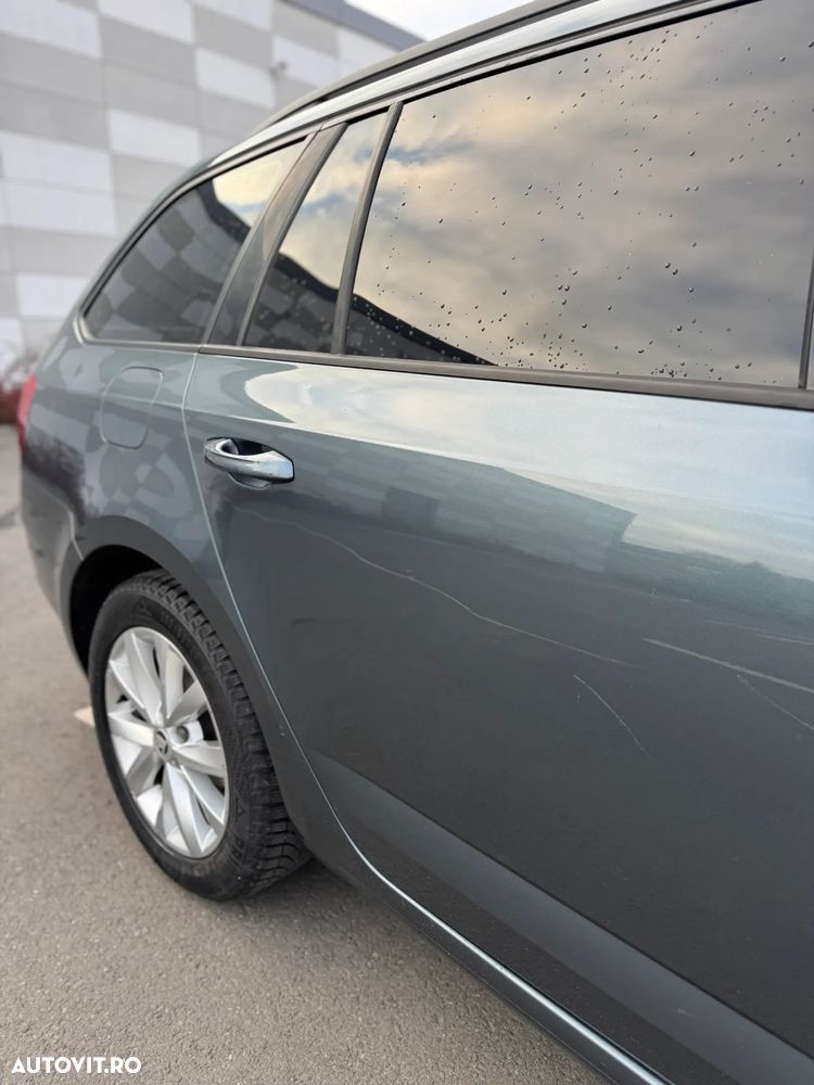 Skoda Octavia Combi 2.0 TDI DSG 4X4 Style - 28