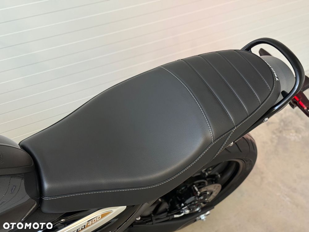 Triumph Inny - 29