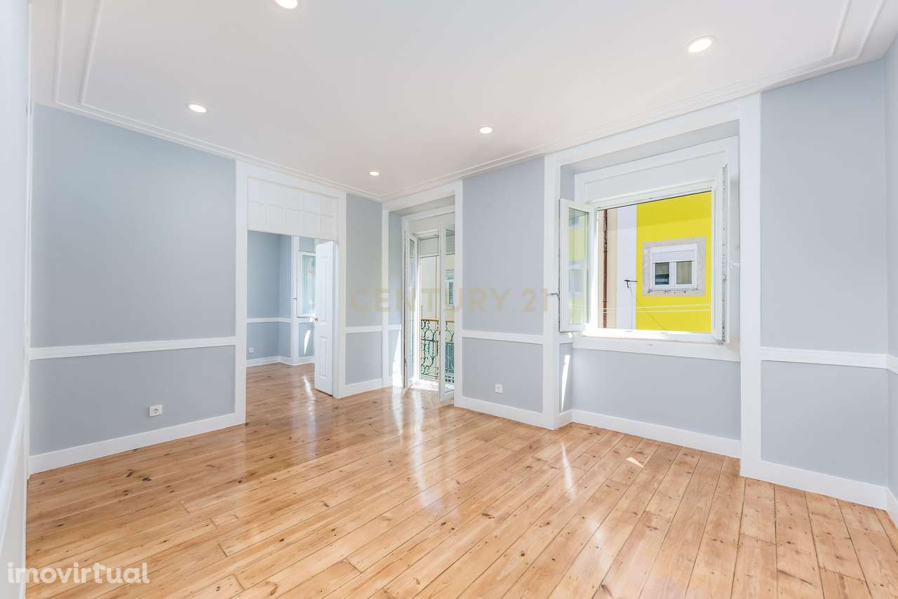 T2 Totalmente Remodelado, a 3 min do Metro e no Coração de Lisboa | La - Grande imagem: 2/29