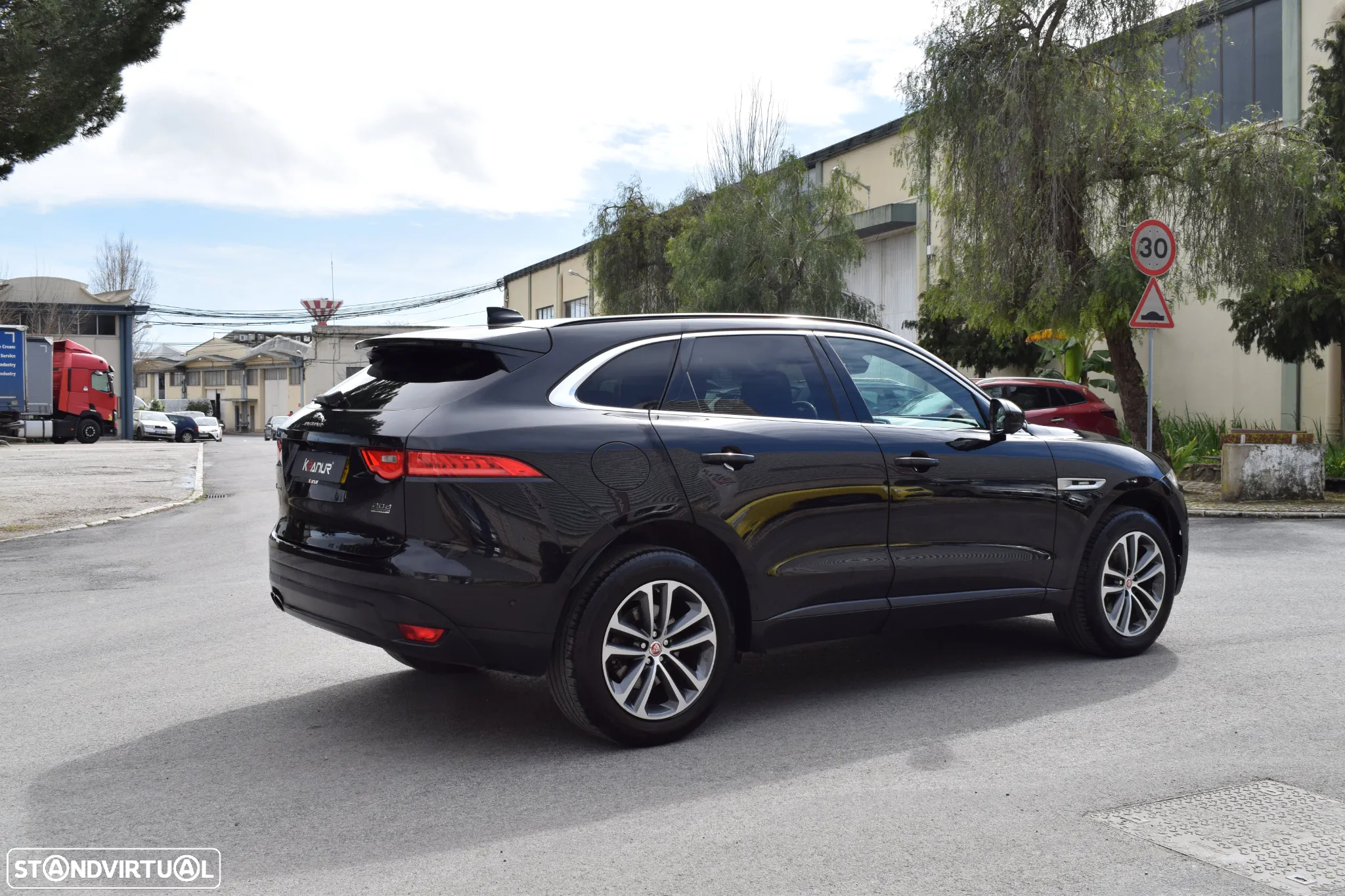 Jaguar F-Pace 2.0 i4D R-Sport AWD - 22