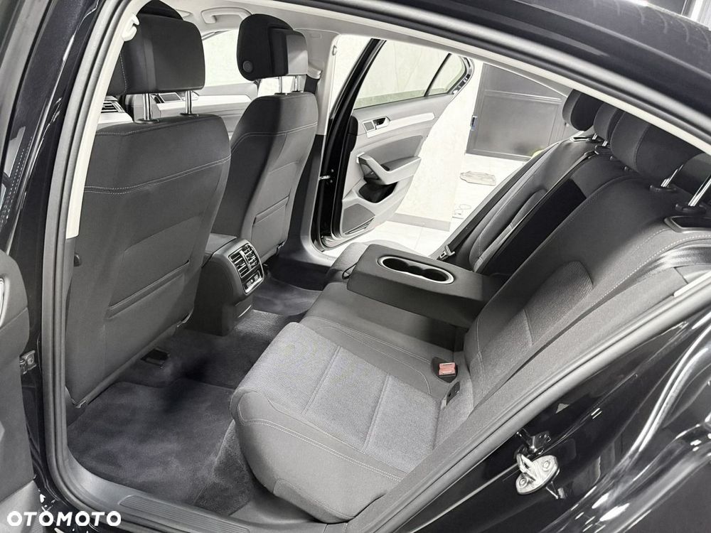 Volkswagen Passat 1.8 TSI BMT Highline DSG - 33