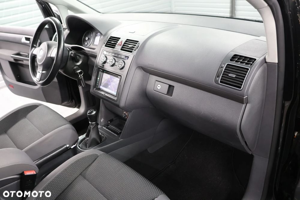 Volkswagen Touran 2.0 TDI DPF BlueMotion Technology Comfortline - 11