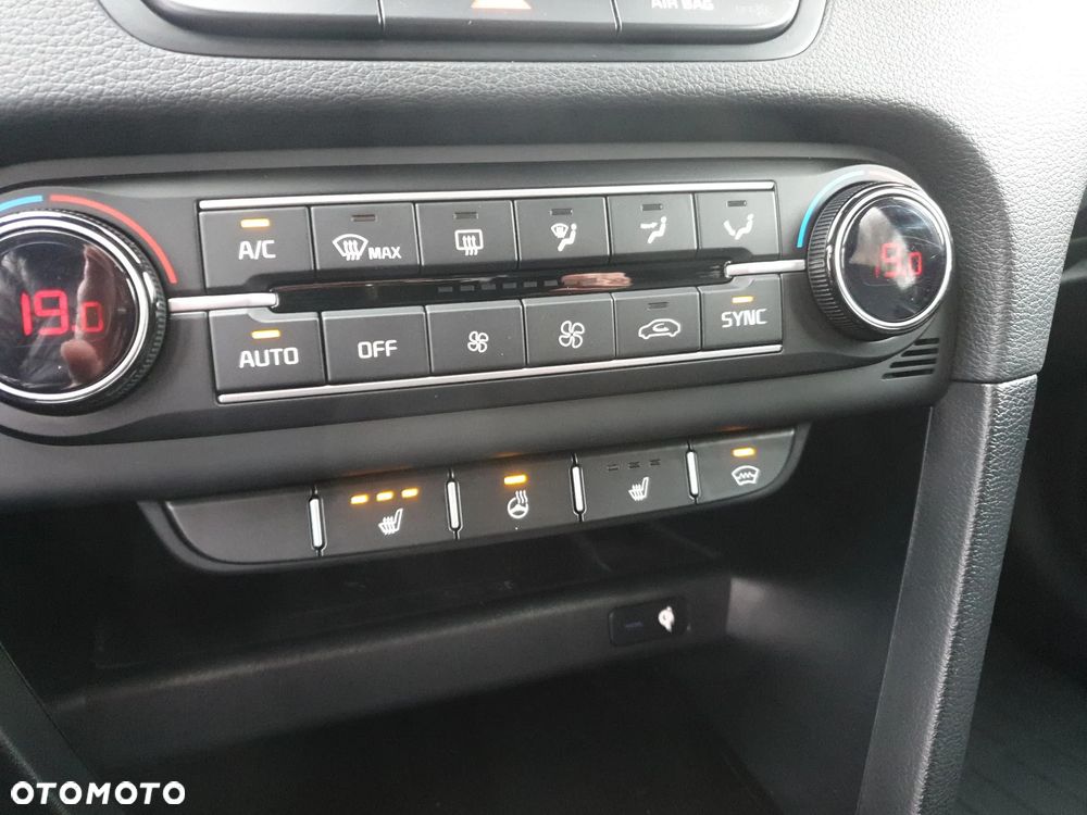 Kia Ceed 1.5 T-GDI Business Line Plus DCT - 23