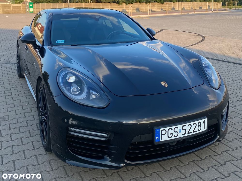 Porsche Panamera GTS PDK - 4