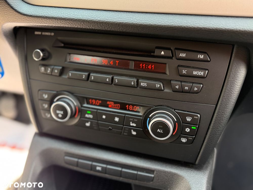 BMW X1 sDrive18i - 32