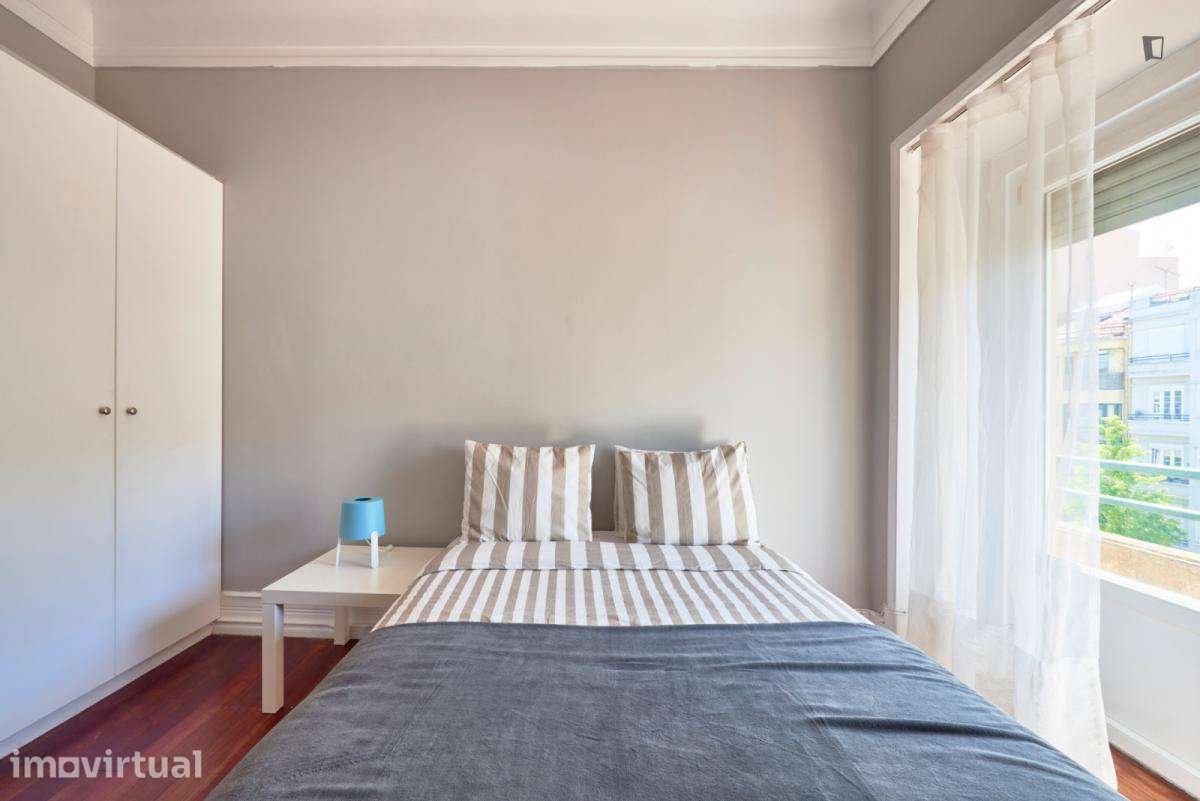 Quarto - localizado em Entrecampos Lisbon - Grande imagem: 2/36