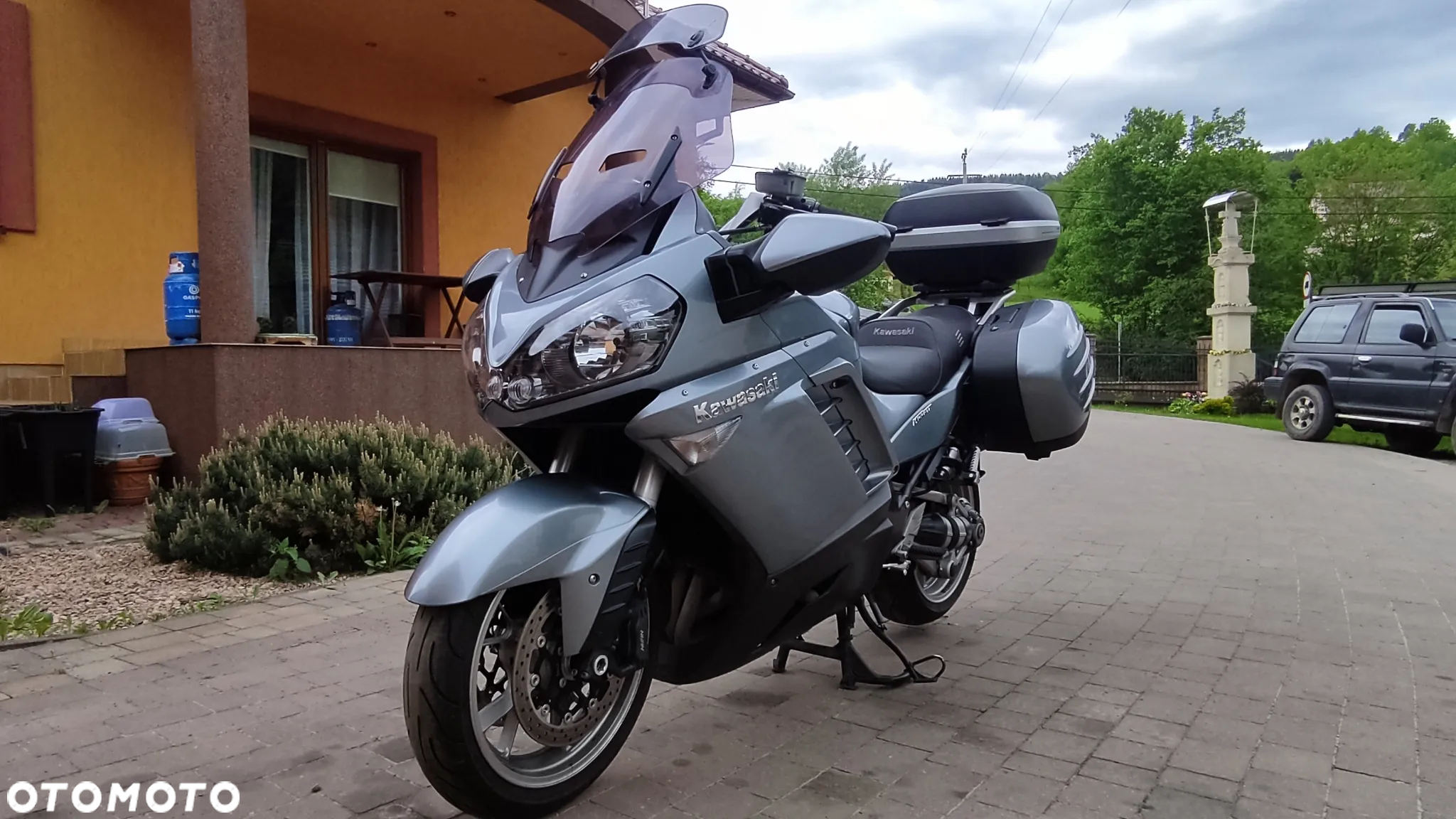 Kawasaki GTR - 3